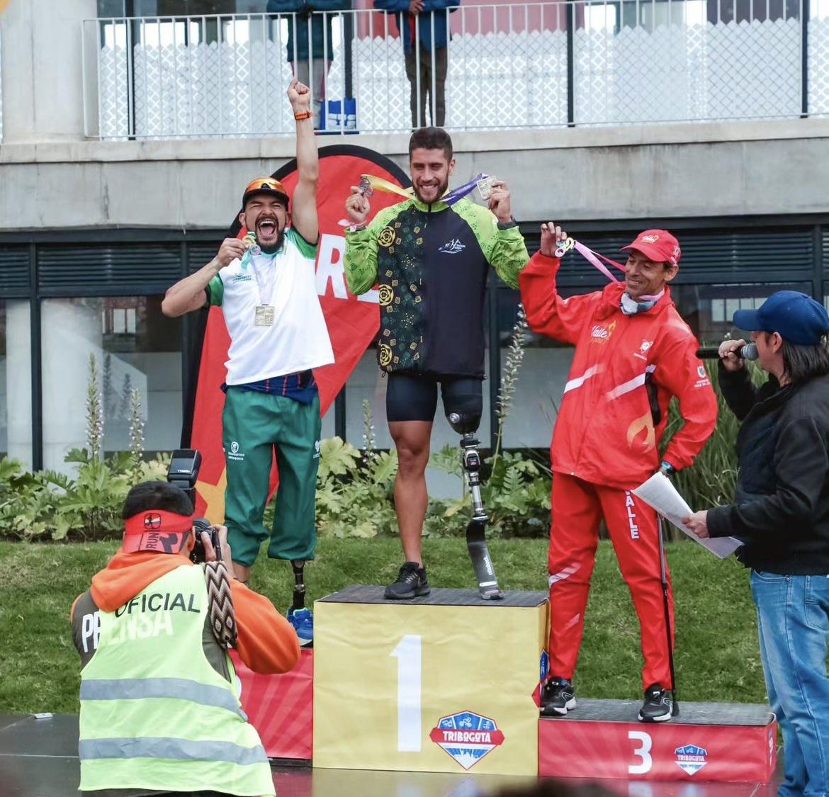 06f8453d b6d5 8215 e6e2 0325dcb60072