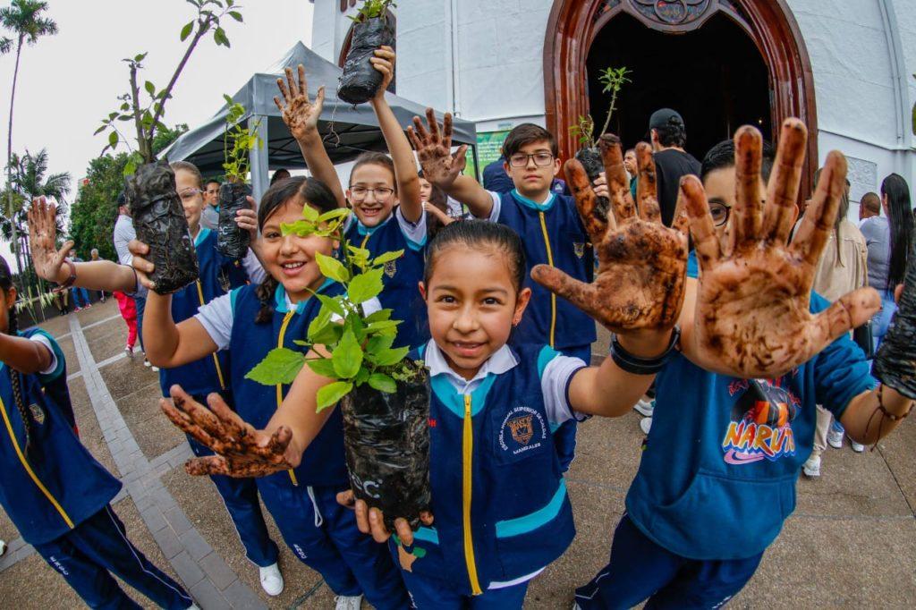 Entrega arboles Manizales 2023 1024x682