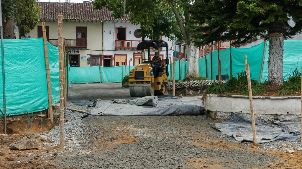 33a0a74f 43d6 8d42 6d39 2ce68d4c73b3