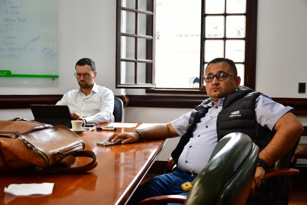 4d04d82b b427 cf1d 763e ac8cba9efbe2