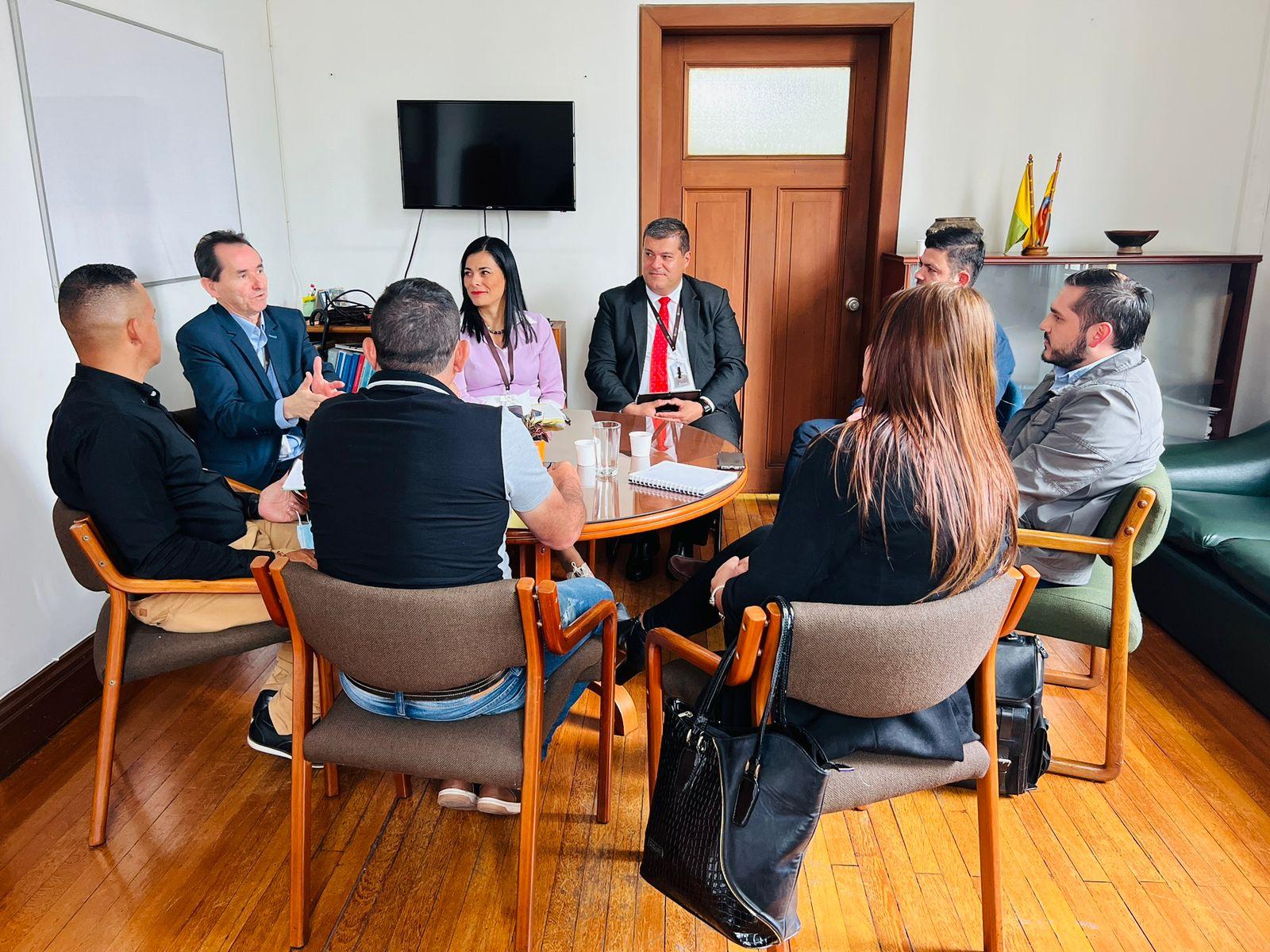 53e3f49d 8268 2825 f773 2f3ac03ec802