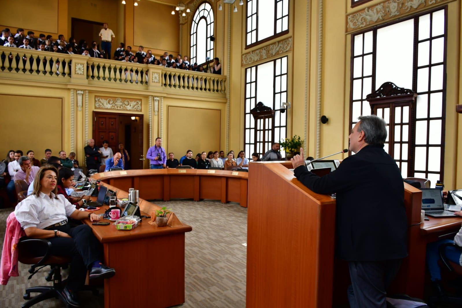 7cd2e1d1 33bd daae 6da7 7df54b8fb81f