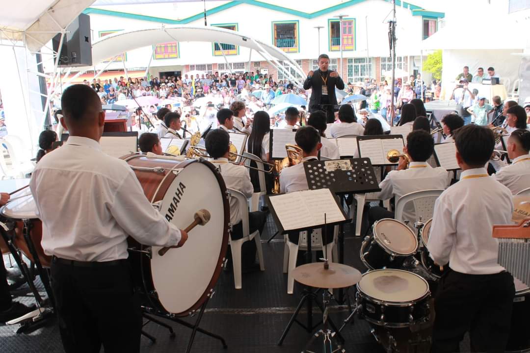 826e15ca 5c00 47ba 0c5b d1081d5f0f92