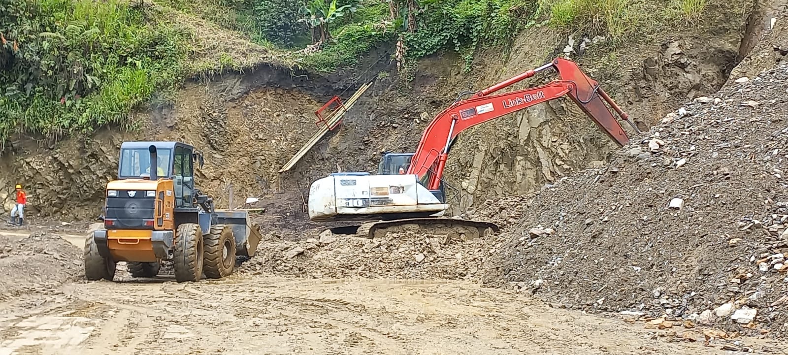 94f5360f 2b17 caf2 f851 0667a018fc50