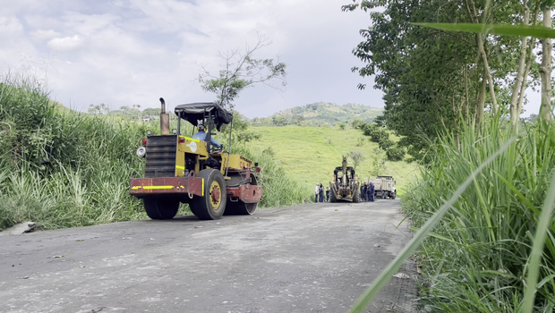 a14ba38b 8130 33d5 f2ad 77b7419e