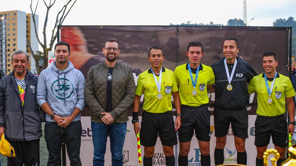 a300bab3 32c8 2bbd 9f0e 39a9a1d69d6d