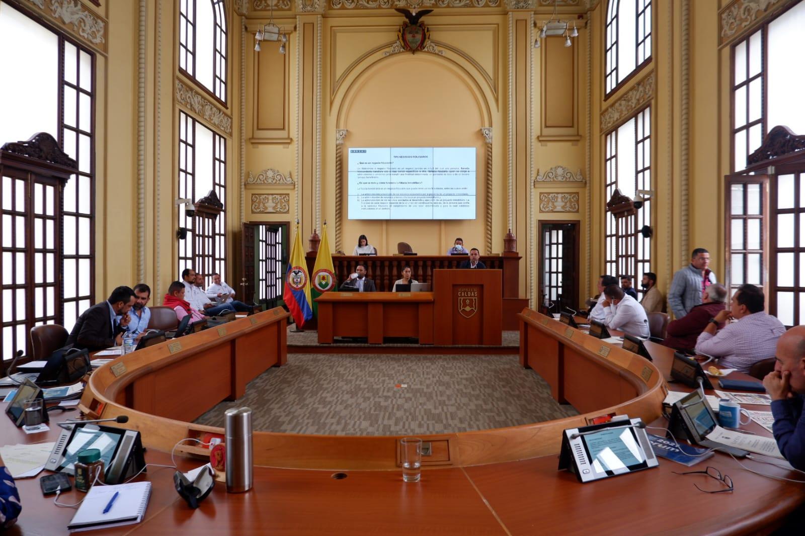 a325c77f a830 fdf7 5f14 20cf0566f799