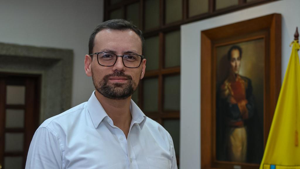 cc3c5fc6 d25f 9c1e 6bb5 487640b83c9a