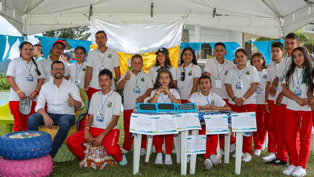 d51d7941 b2b0 4512 41d8 363fb9957a4b