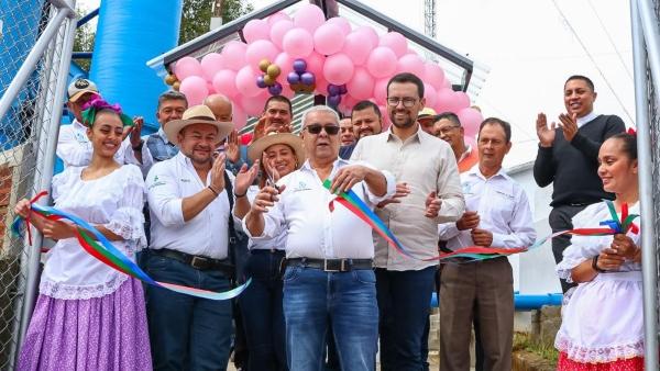 d7fe271d dccf 41d6 8a9b ff5c613bc7ad