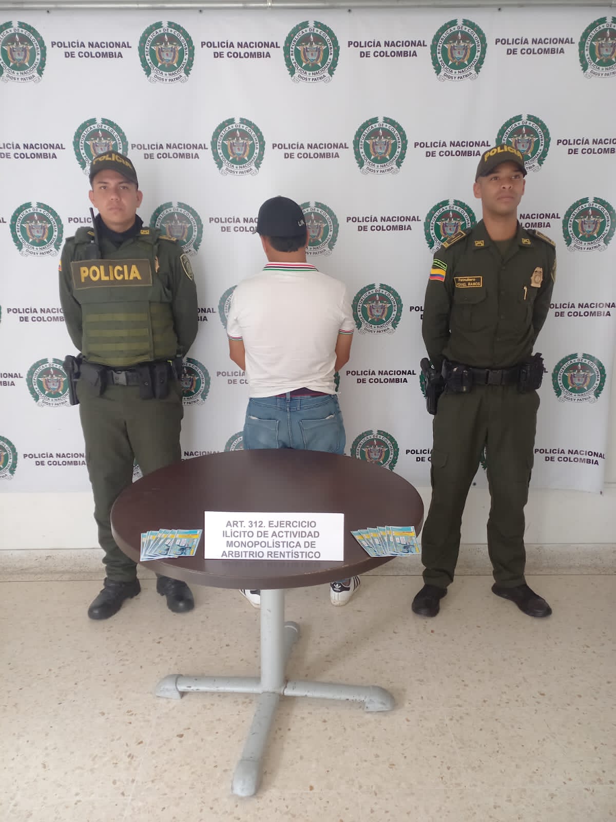 f0ac4397 cfa0 2553 1228 c28294ea3e32