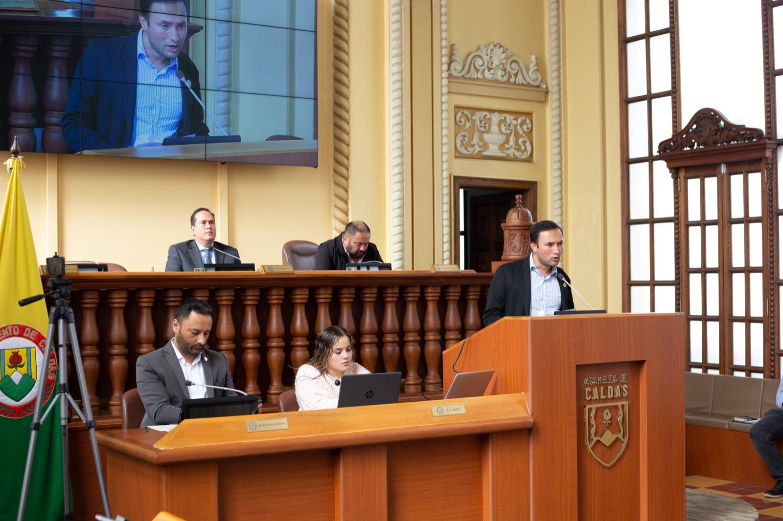 f96c5175 b960 a2c6 bb18 3809e5f67277