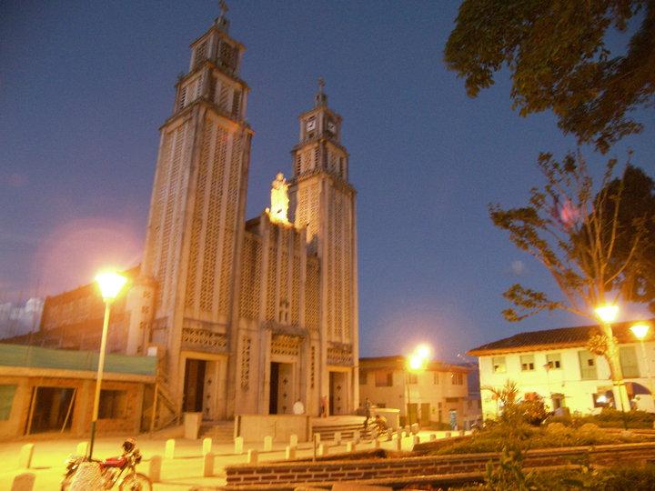 iglesia y alrededores municipio la merced