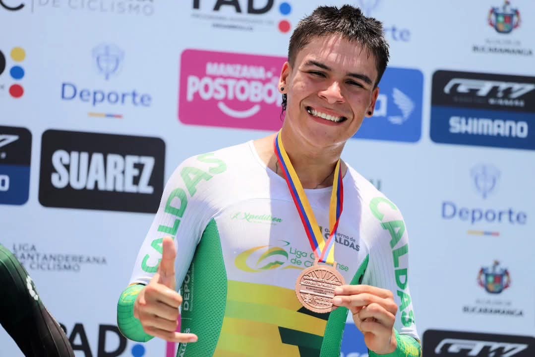 Caldas sigue brillando en el deporte nacional e internacional! En karate, BMX, ciclismo, triatlon y atletismo los locales se subieron al podio