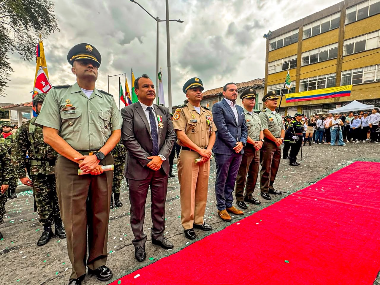 Neira acogio la conmemoracion departamental del Dia de la Independencia con un homenaje a la Fuerza Publica y a los heroes de la patria