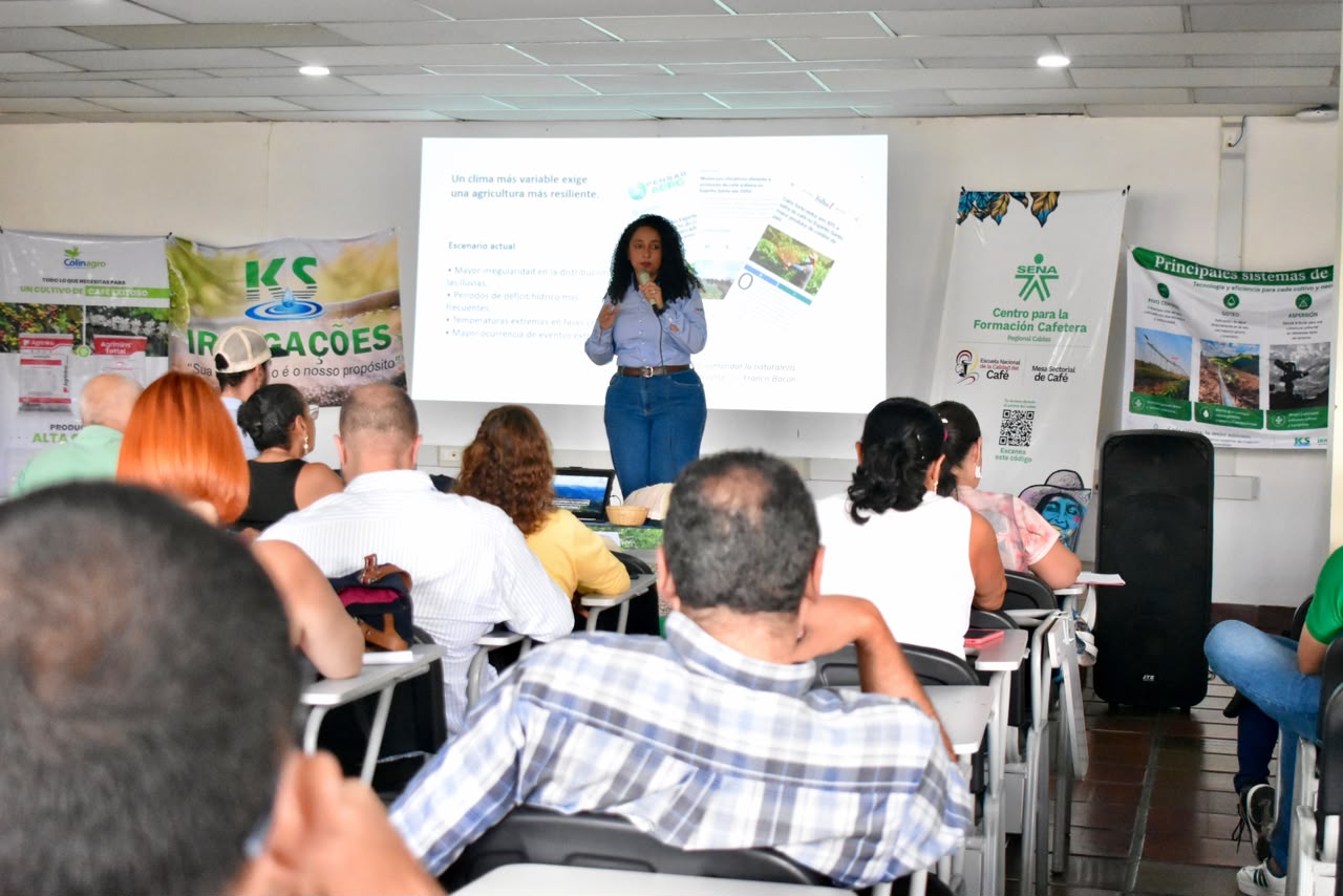 Con nuevas estrategias de riego y manejo de cultivos, Caldas se prepara para fortalecer la caficultura frente al cambio climatico