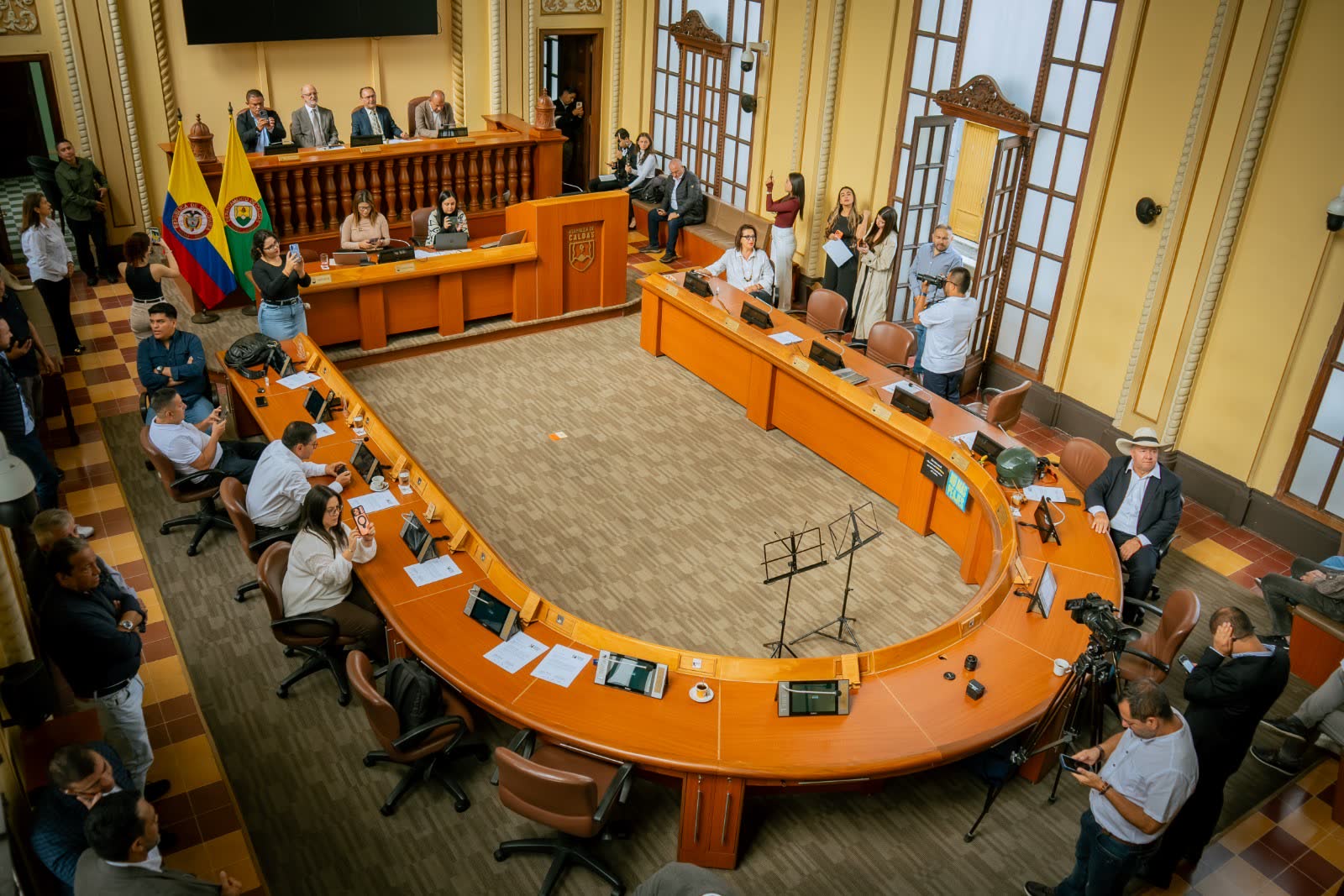 En medio de la adversa situacion, Gobernacion y Asamblea avanzan en estudios de proyectos clave para el departamento