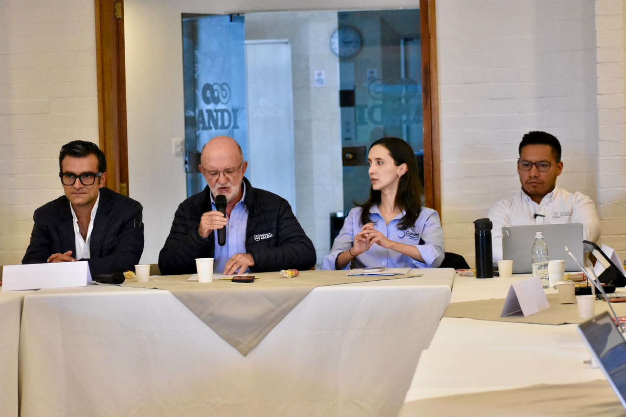Con trabajo en cuatro lineas estrategicas, Caldas fortalece acciones para apoyar la reactivacion economica de empresarios, comerciantes y emprendedores afectados por el terremoto