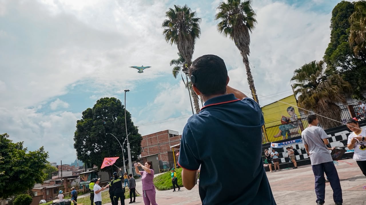 1.350 personas elevaron sus suenos y llenaron de color el cielo de Caldas en el Festival de Cometas