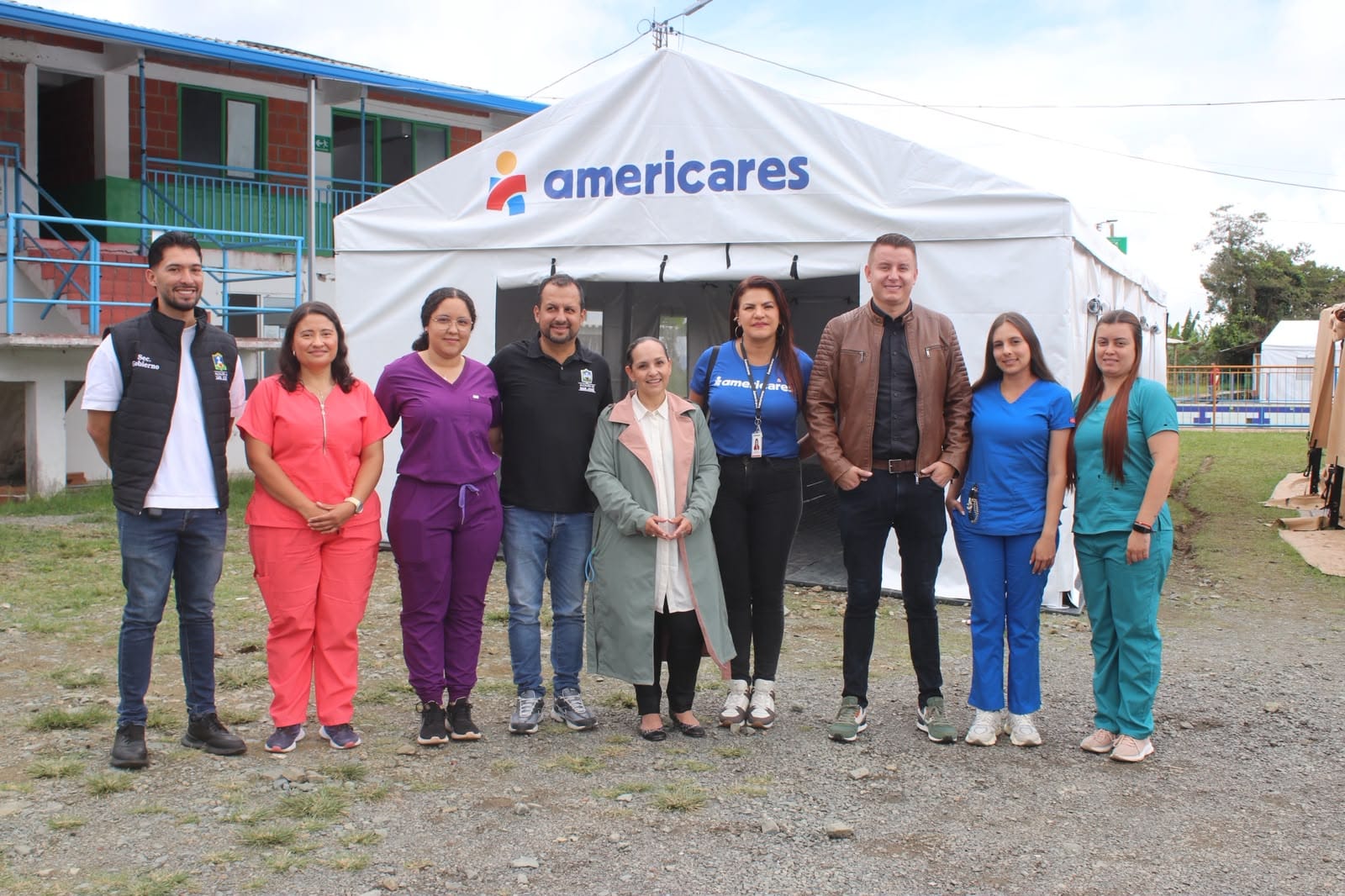 Tras gestiones de la Territorial de Salud de Caldas, San Jose recibe donacion de carpas de hospital de campana para fortalecer los servicios afectados por el terremoto