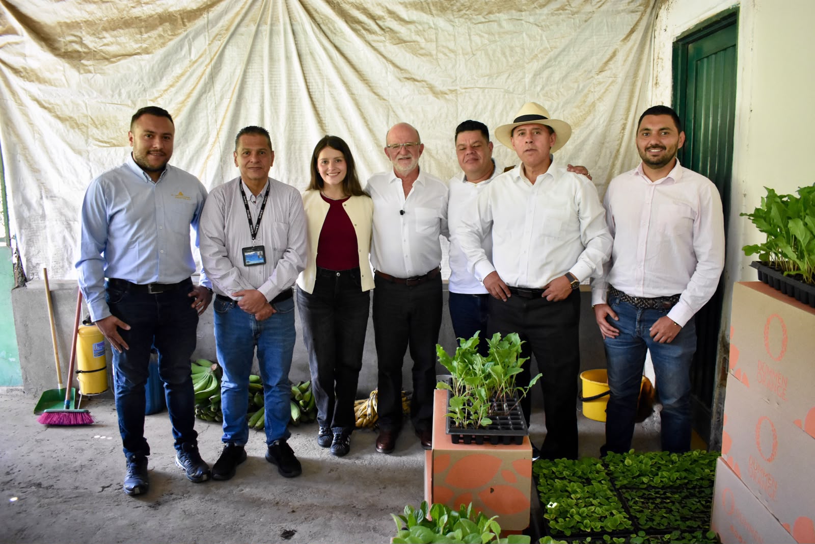 Gobernacion de Caldas impulsa proyecto productivo de gerberas con personas privadas de la libertad de la Carcel de Varones La Blanca