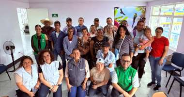 Caldas transforma la vida de 389 familias rurales que diran adios a los fogones de lena