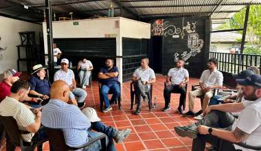 Seguimiento permanente impulsa el avance de escenarios deportivos en La Merced y Neira