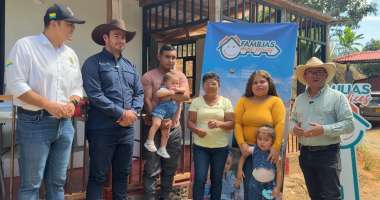 Gobierno de Caldas cumple con el programa de Vivienda Cultural Cafetera: dos familias de Belalcazar, las nuevas propietarias