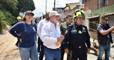 Gobernador, Henry Gutierrez, recorrio Villamaria y escucho a las familias afectadas: esta semana seguira verificando situaciones en otros municipios
