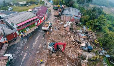 A un mes del terremoto, la Secretaria de Infraestructura suma acciones para la recuperacion y reactivacion de Caldas