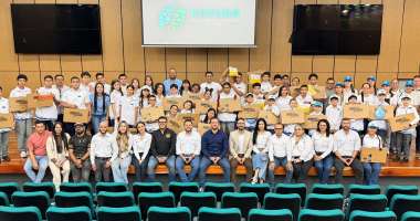 Gobierno de Caldas reconoce el compromiso y talento de los participantes de Expoclubes: 40 estudiantes ganadores recibieron computadores portatiles