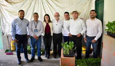 Gobernacion de Caldas impulsa proyecto productivo de gerberas con personas privadas de la libertad de la Carcel de Varones La Blanca